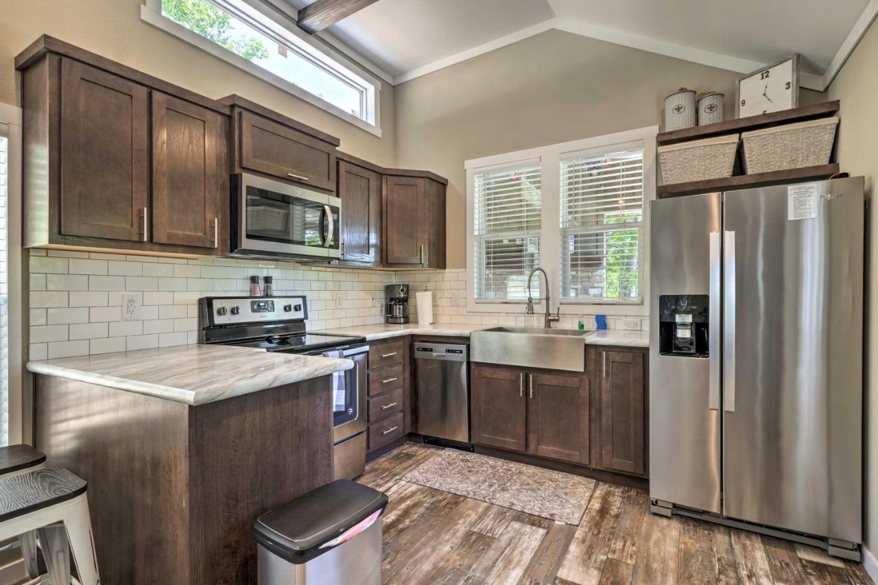 Branson Tiny Home On 52 Acres With Private Lake! מראה חיצוני תמונה